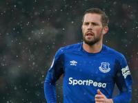 开云体育APP下载-当梅西在世界杯加时起舞，C罗于英超赛场接管争冠—足球的双子星时代从未落幕