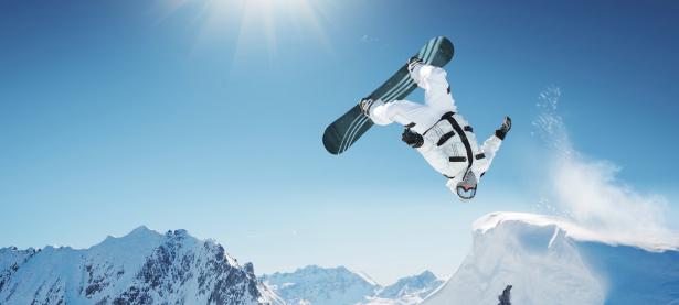 开云体育登录-赛道风云，红牛二队轻取索伯，阿隆索状态火热再掀狂澜