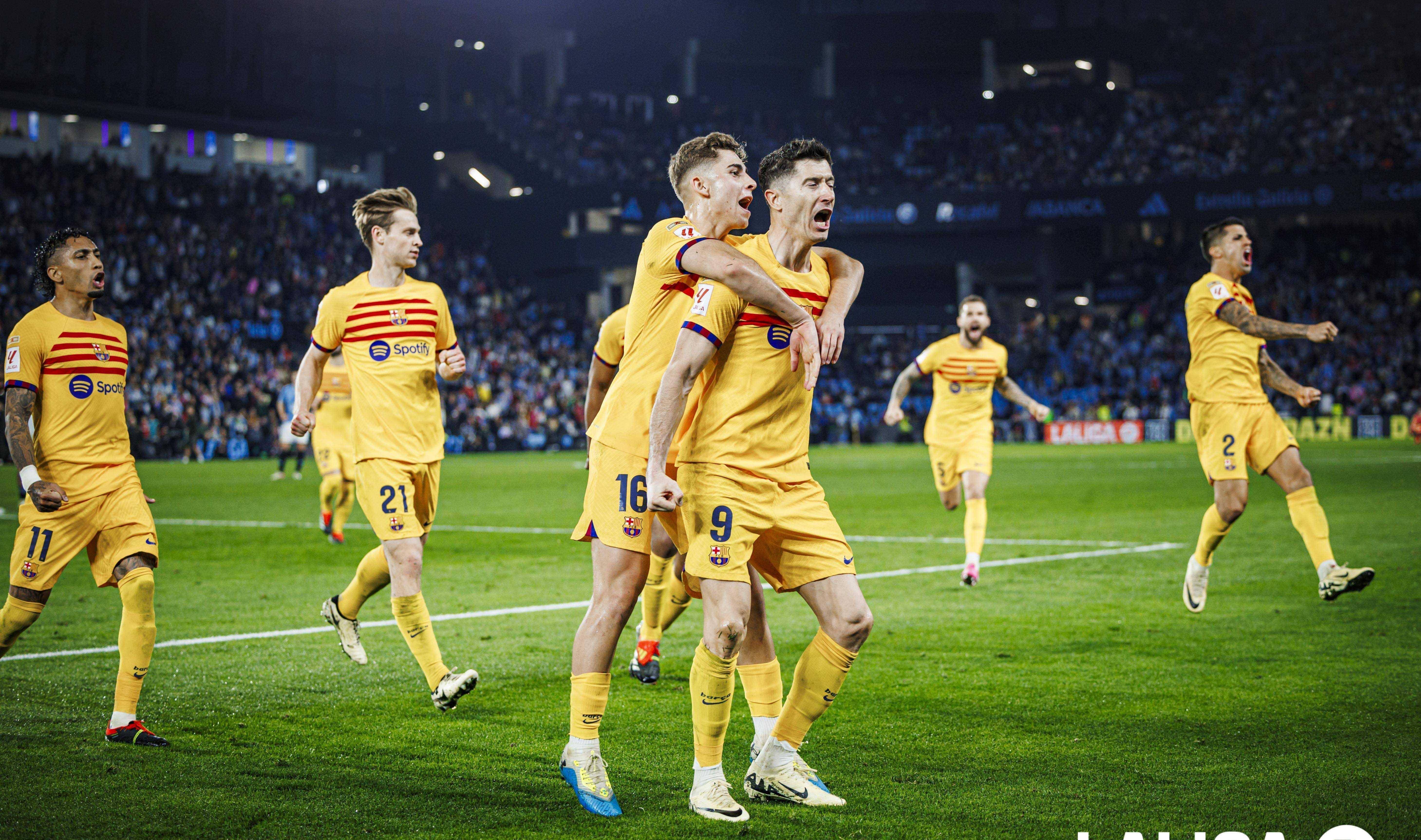 足球狂欢盛宴，球迷沉浸其中无法自拔的简单介绍