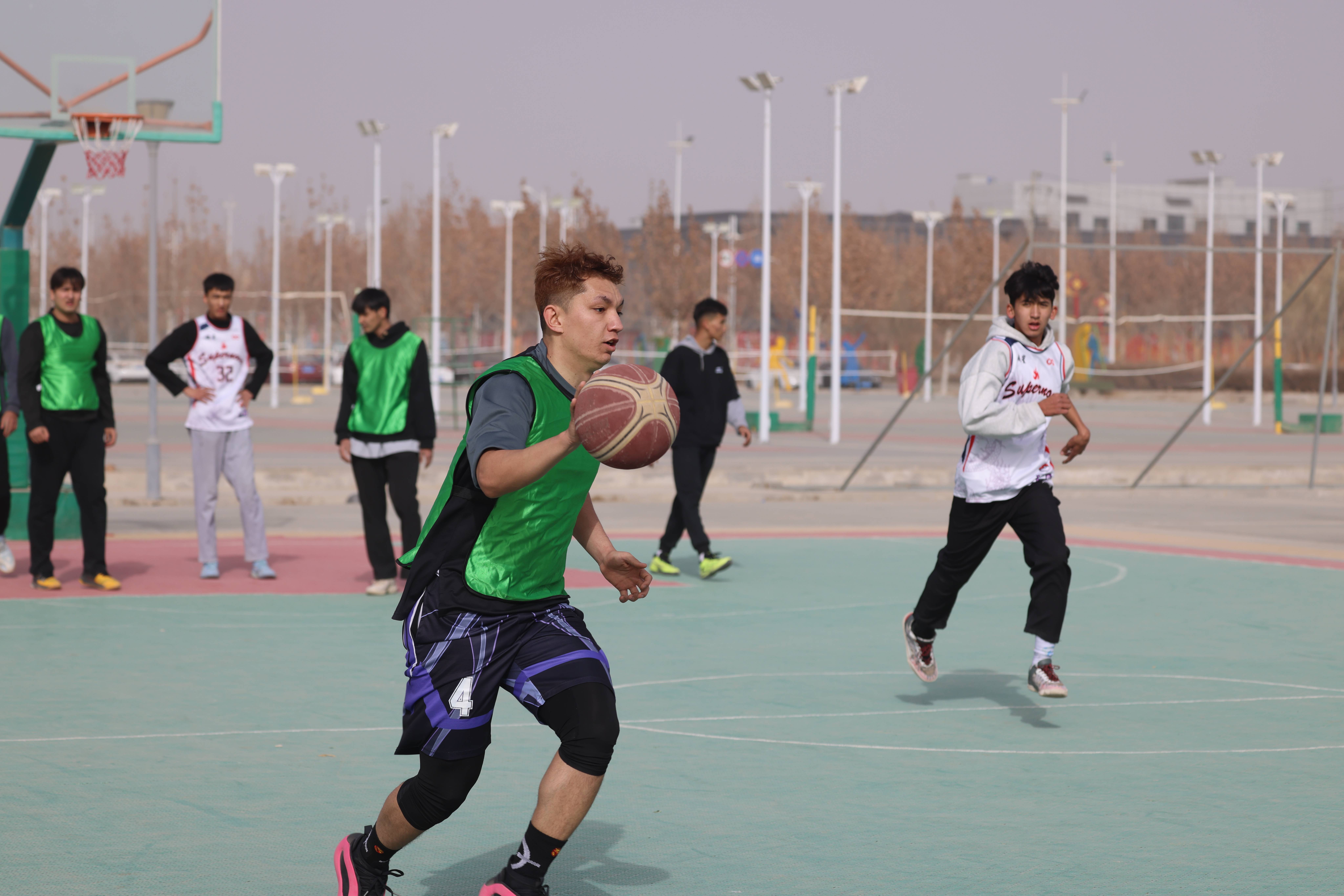 篮球赛场新春中看,球队备战状态正佳的简单介绍 篮球赛场新春中看,球队备战状态正佳的简单介绍