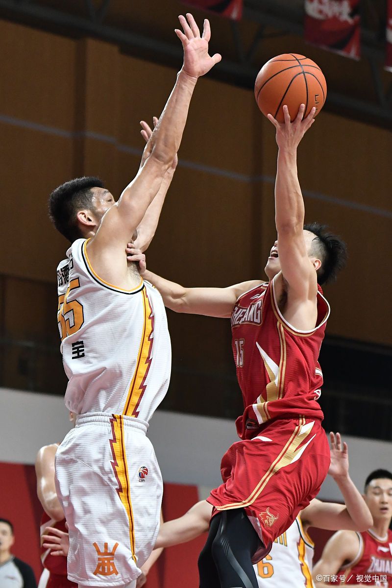 CBA联赛中球员表现亮眼,为球队赢得荣耀的简单介绍 CBA联赛中球员表现亮眼,为球队赢得荣耀的简单介绍