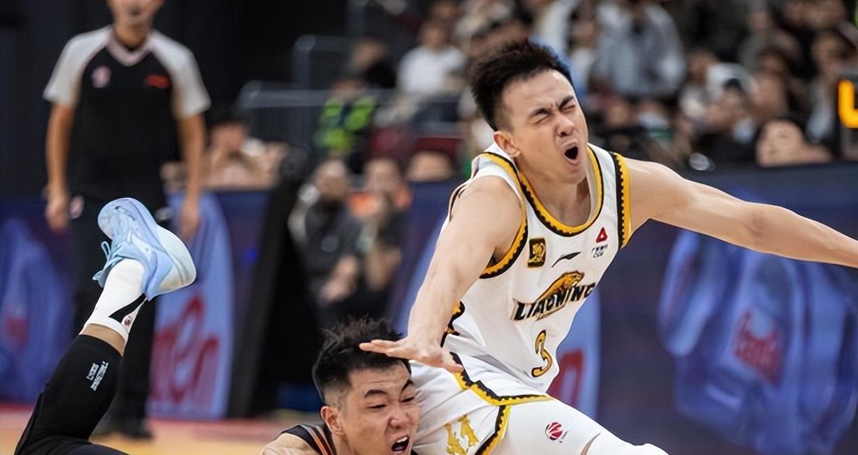 CBA联赛中球员表现亮眼,为球队赢得荣耀的简单介绍 CBA联赛中球员表现亮眼,为球队赢得荣耀的简单介绍