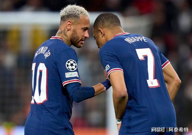 包含曼城翻盘巴黎，内马尔制霸全场的词条