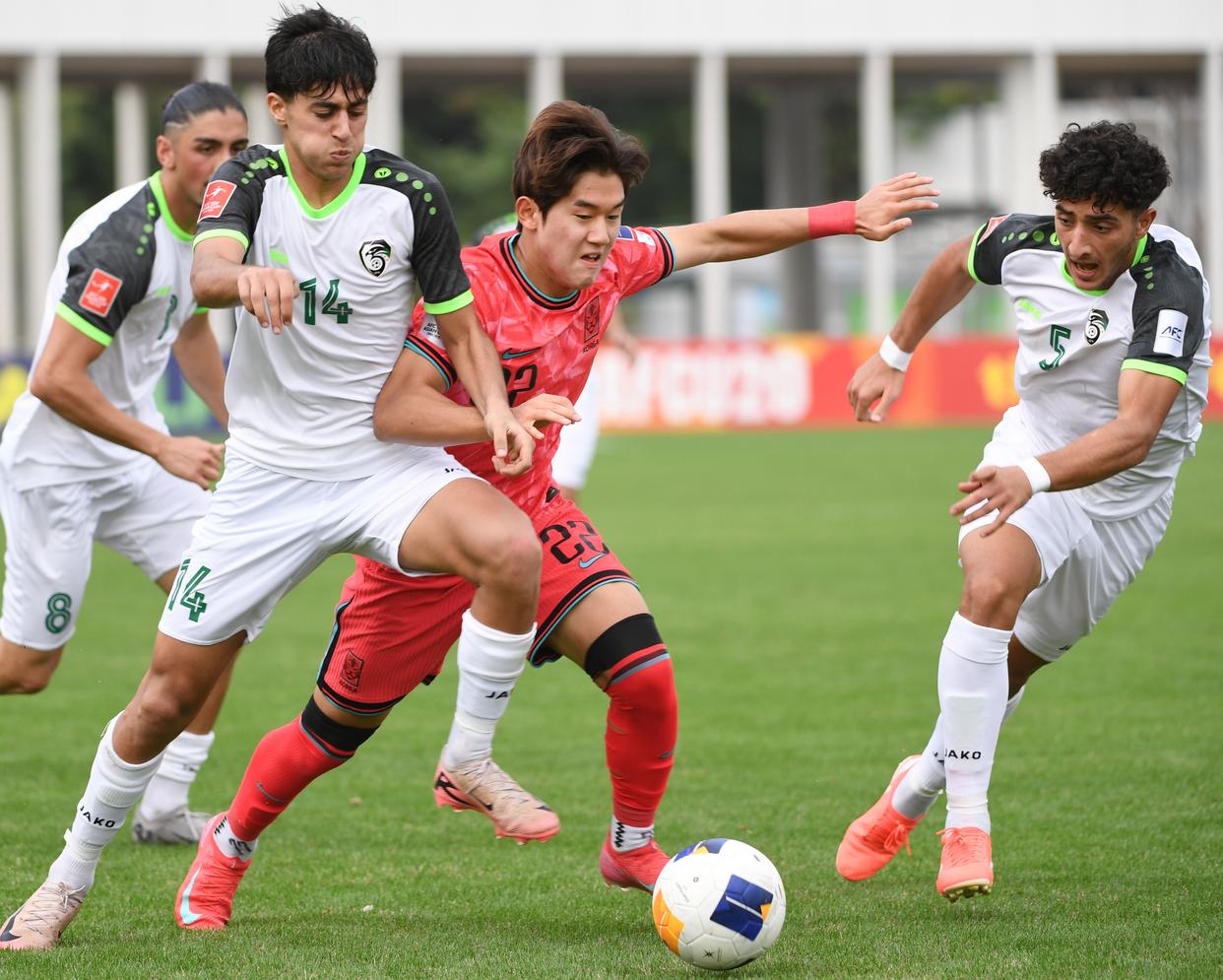 包含叙利亚队在国际足球舞台上勇夺头筹的词条 包含叙利亚队在国际足球舞台上勇夺头筹的词条