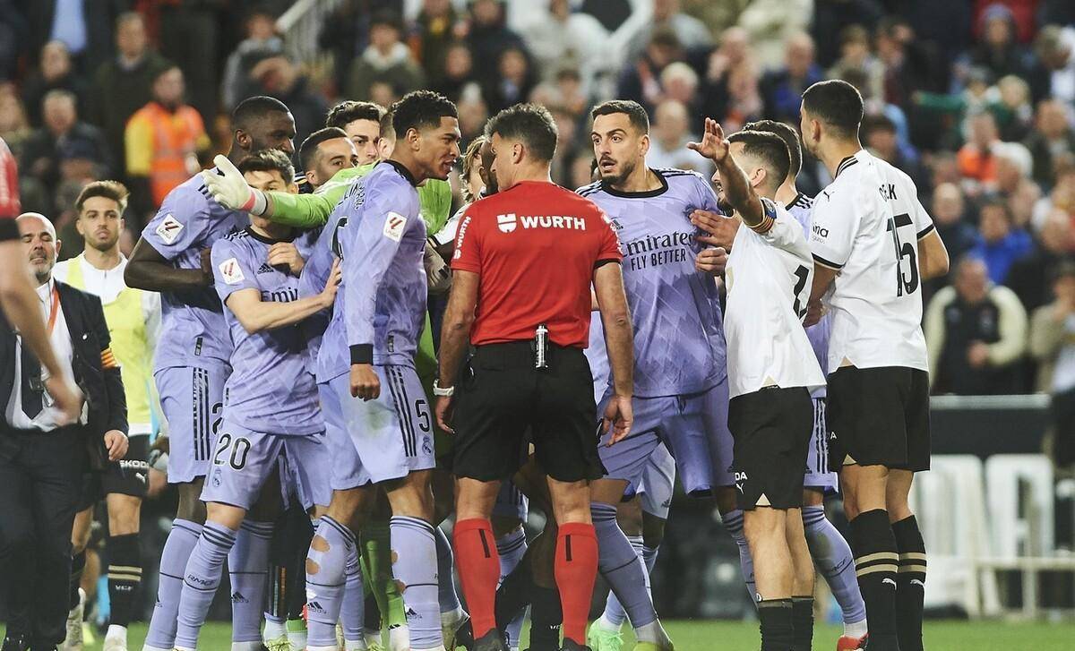 瓦伦西亚士气低迷，连续失球成隐忧的简单介绍