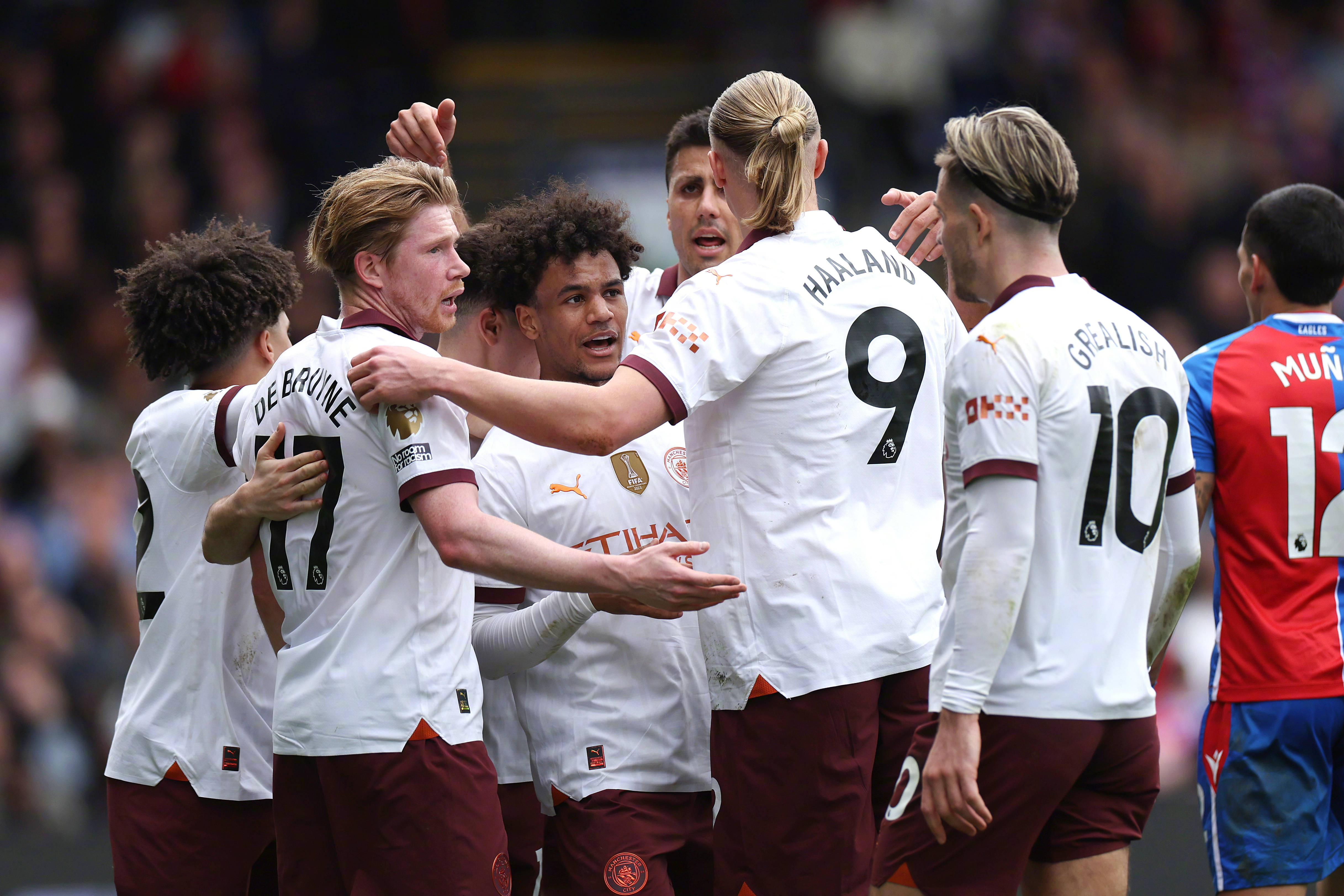 曼城主场大胜阿森纳升至次席 曼城主场大胜阿森纳升至次席