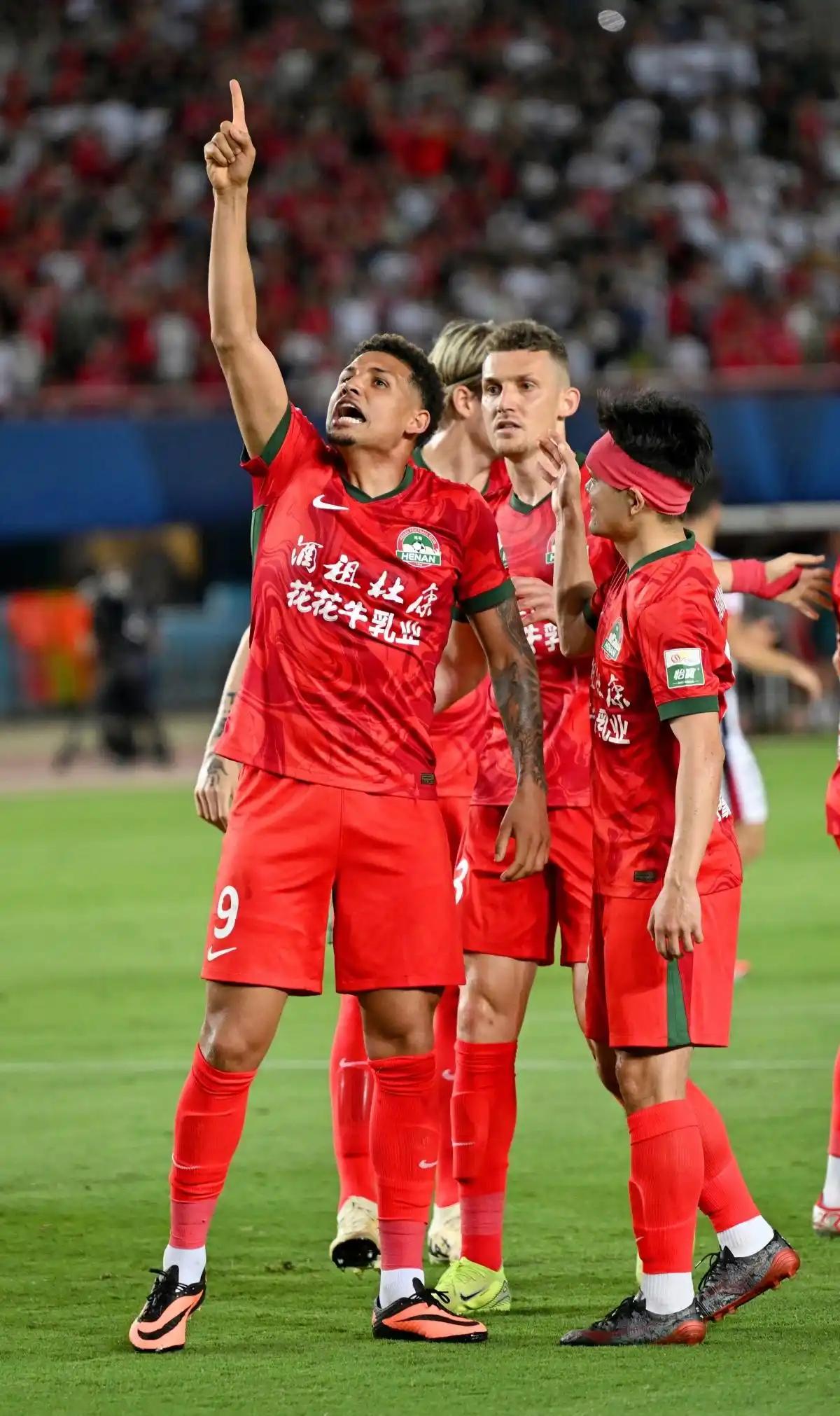 河北华夏幸福客场大胜河南建业，表现出色的简单介绍