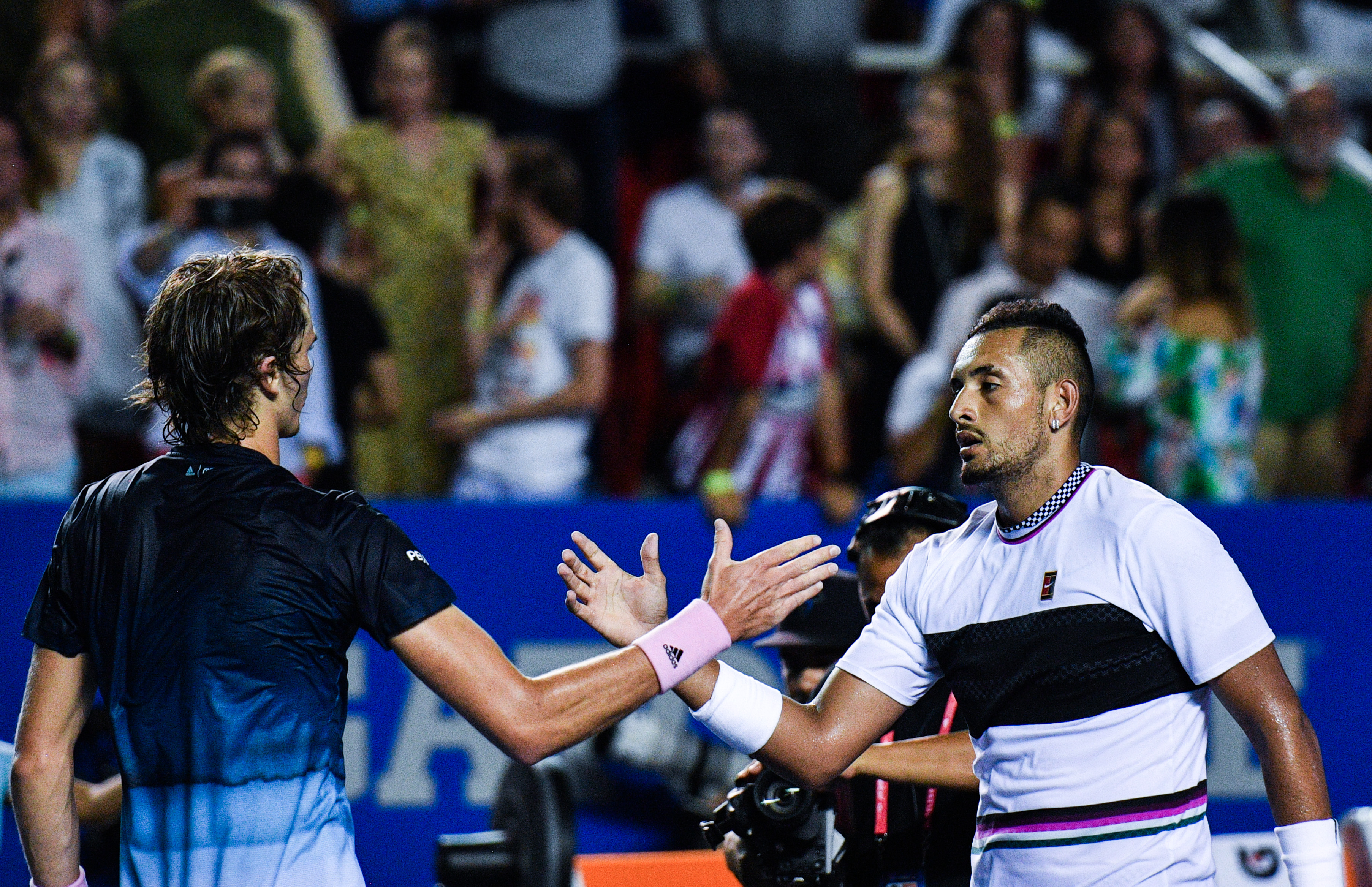 包含澳大利亚网球队完胜日本网球队，克耶高斯完成帽子戏法的词条