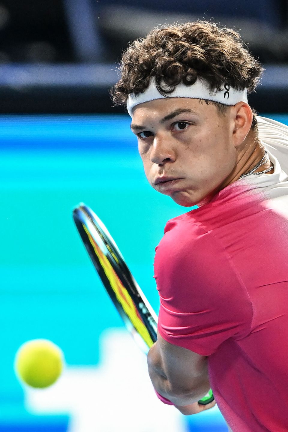 包含澳大利亚网球队完胜日本网球队，克耶高斯完成帽子戏法的词条