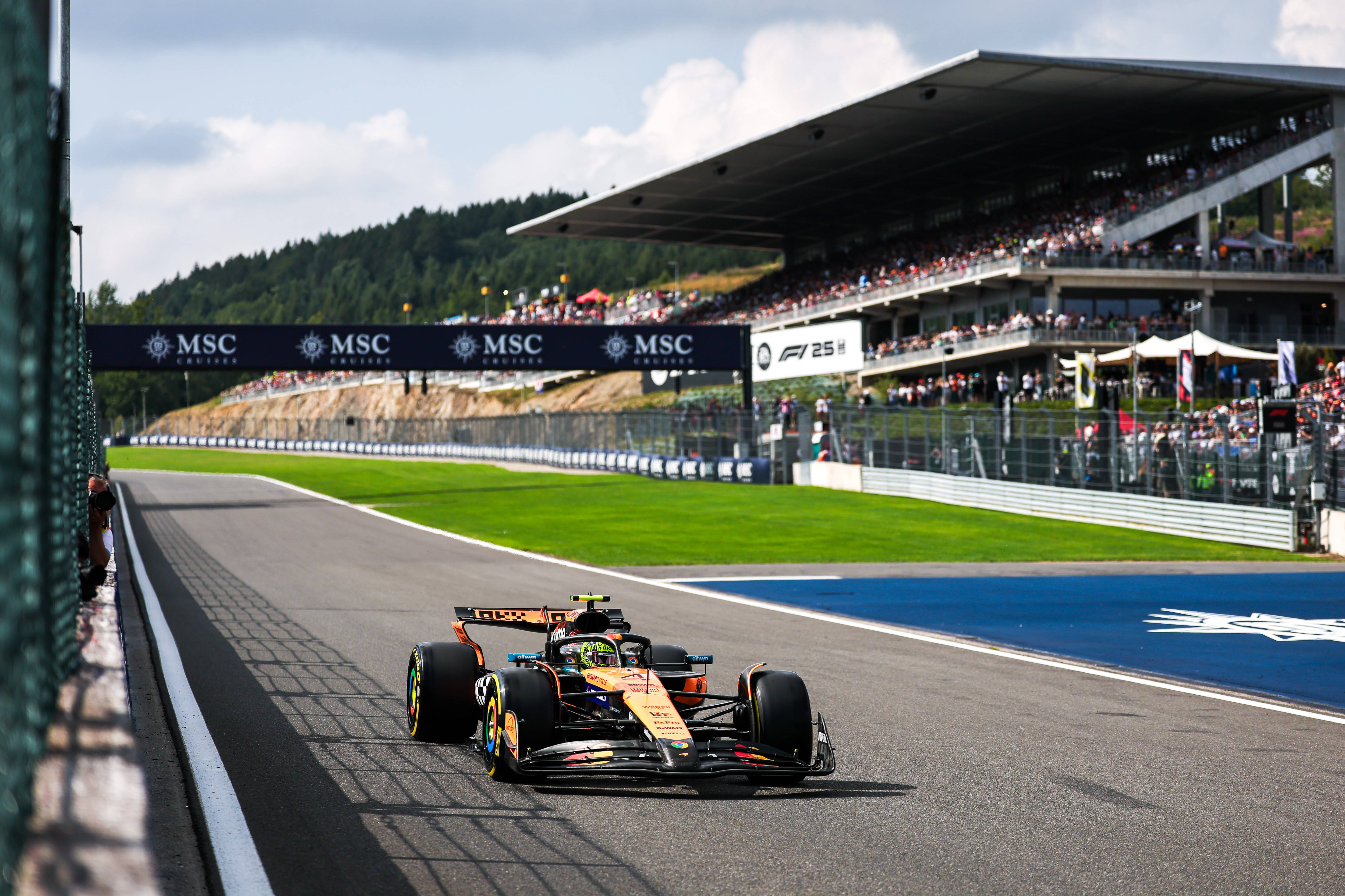 迈凯伦横扫索伯车队，汉密尔顿刷新纪录的简单介绍