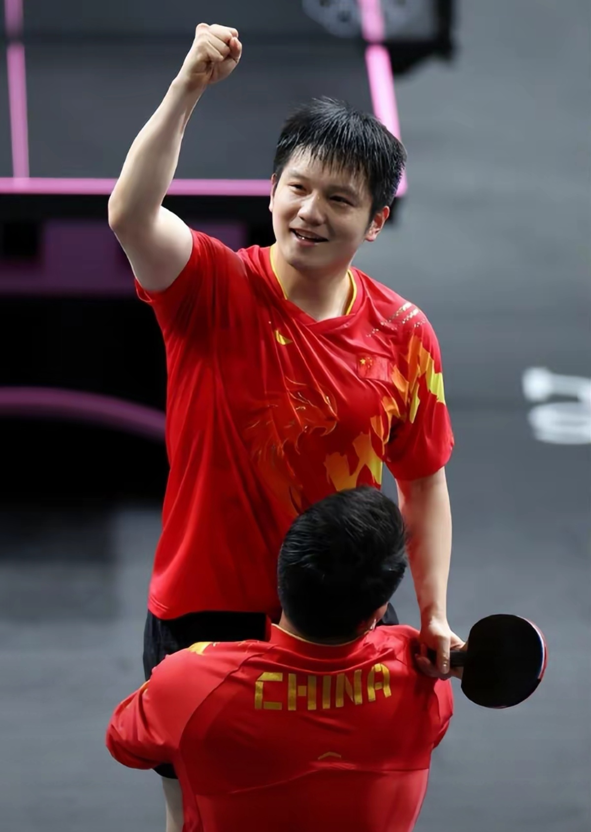 中国队碾压瑞典队，樊振东点燃赛场