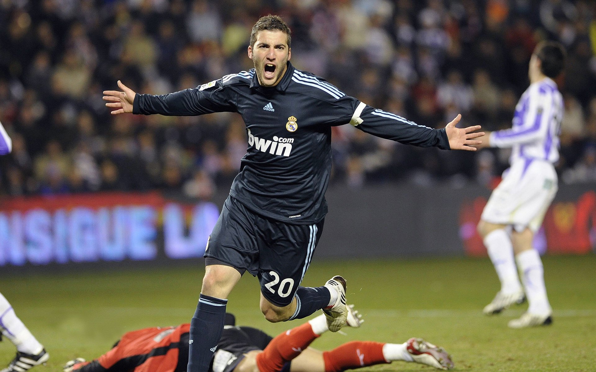 冰岛寒锋难阻克瓦拉冠军级热舞—毕尔巴鄂封锁战术下的那不勒斯之光