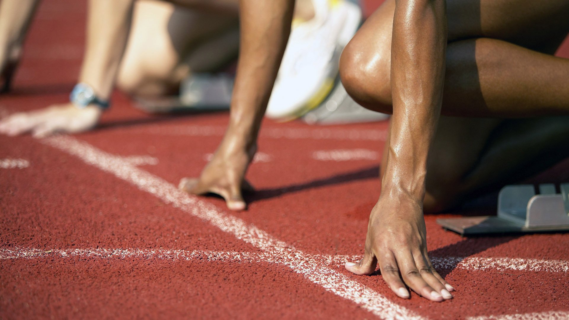 从墨西哥到莱比锡，阿拉巴如何成为现代足球攻防转换的战术模板